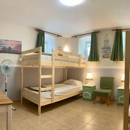 Nomado אכסניה *