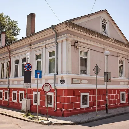 אכסניה Nomado *