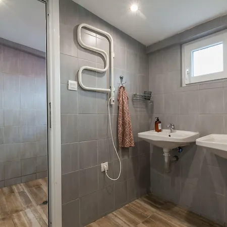 Nomado אכסניה *