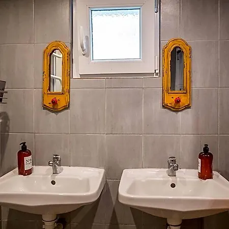 Nomado Hostel *